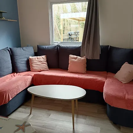 Mobil-home Bord De Campsite